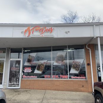Teedeez - Front of the building m - Salad Near Me - Maple Heights, Ohio