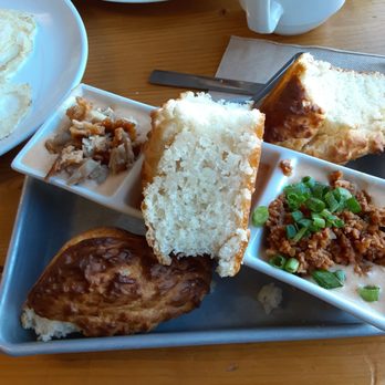 Biscuit Head - Gravy flight, highly recommended - Cafes Near Me - Asheville, North Carolina