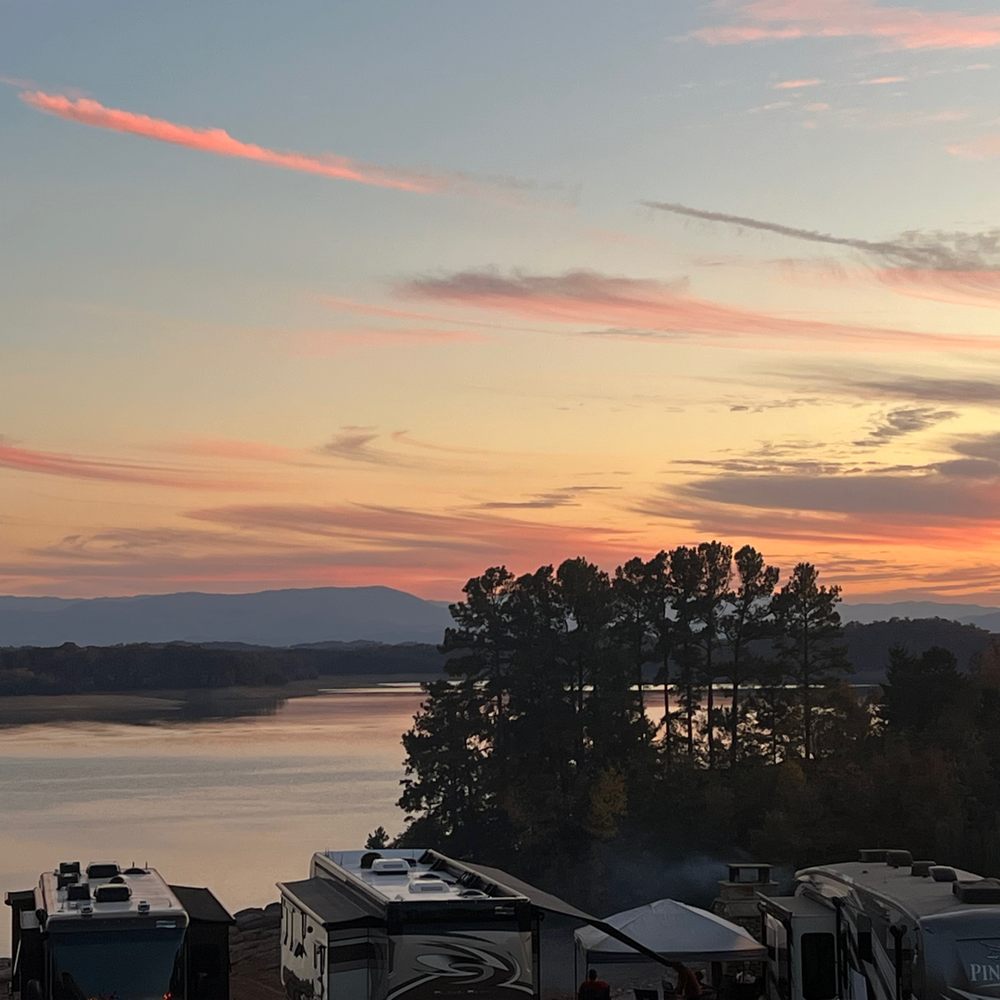 Anchor Down RV Resort - RV Parks Near Me - Dandridge, Tennessee