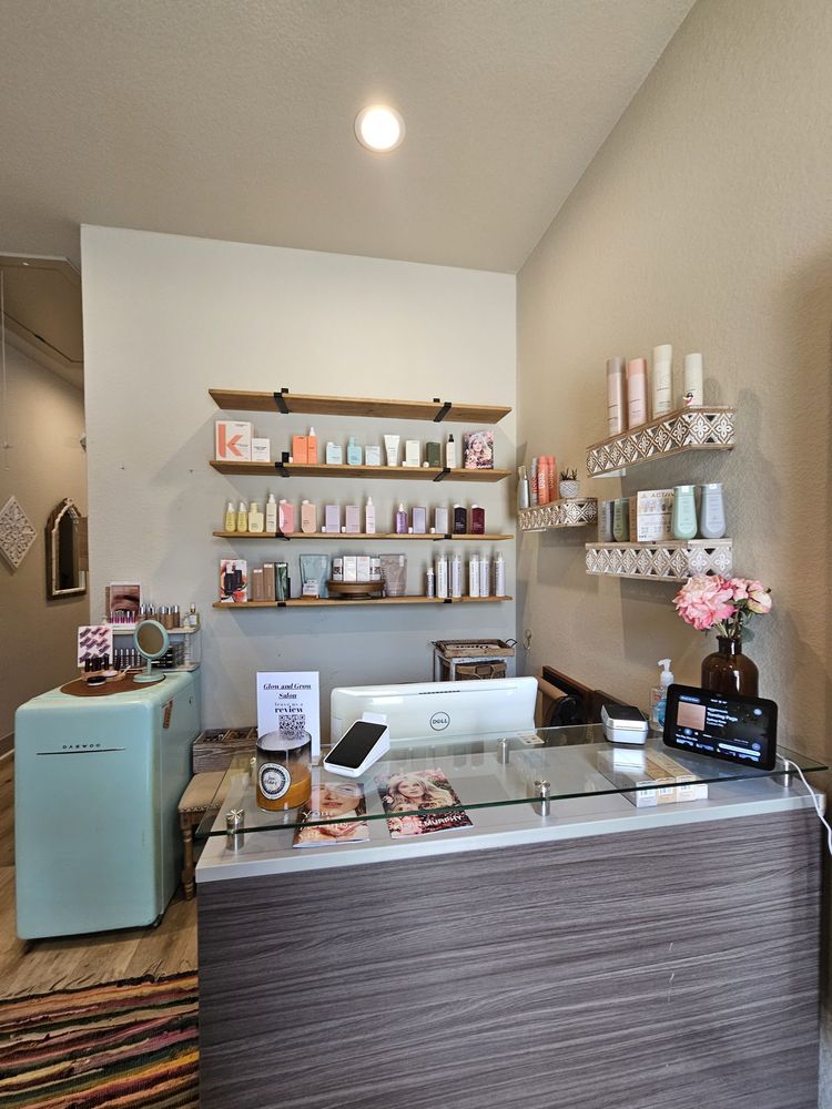 Glow & Grow Salon And Boutique Logo