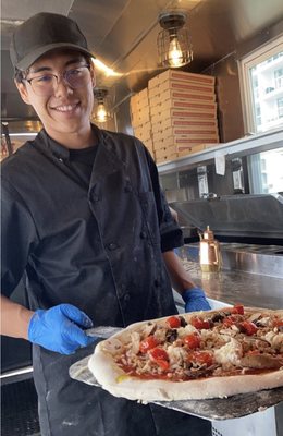 Angelenos' Wood Fired Pizza Catering by null