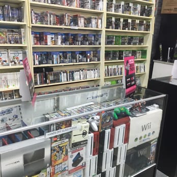 Gamer World - Selection of Nintendo consoles! From GameCube, DS, and the wii! - Electronics Near Me - Stockton, California