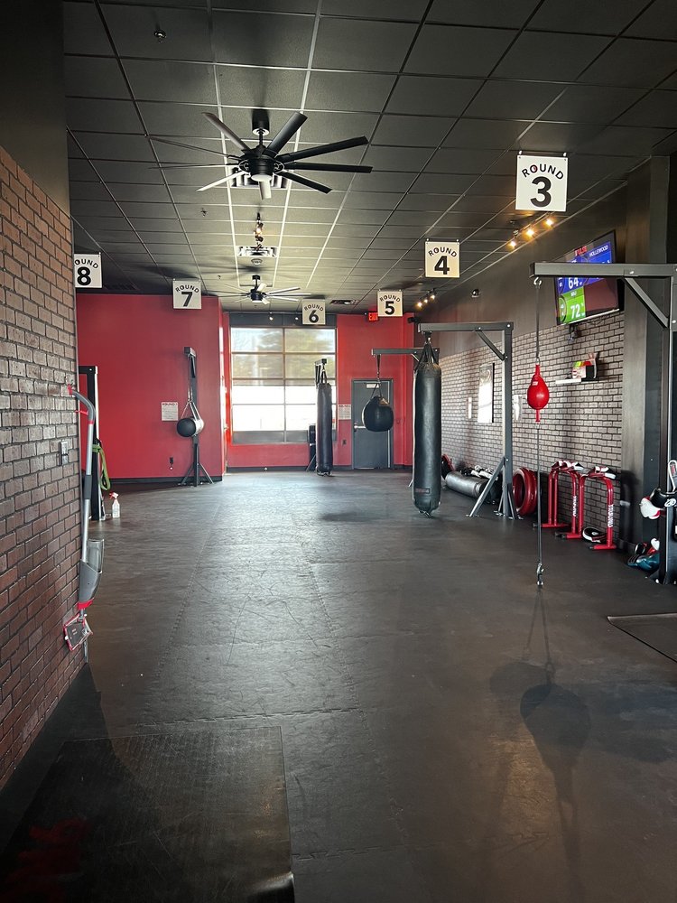 9Round Kickboxing Fitness Logo