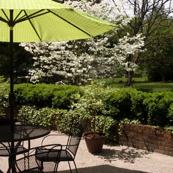 Charred Oaks Inn - Charred Oaks Inn's park-like setting is a great place to unwind. - Bed & Breakfast Near Me - Versailles, Kentucky Charred Oaks Inn - Charred Oaks Inn's park-like setting is a great place to unwind. - Bed & Breakfast Near Me - Versailles, Kentucky