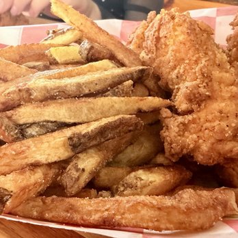 Redds Chicken & Ice Cream - 2 piece chicken platter - Ice Cream & Frozen Yogurt Near Me - Windsor, Virginia Redds Chicken & Ice Cream - 2 piece chicken platter - Ice Cream & Frozen Yogurt Near Me - Windsor, Virginia