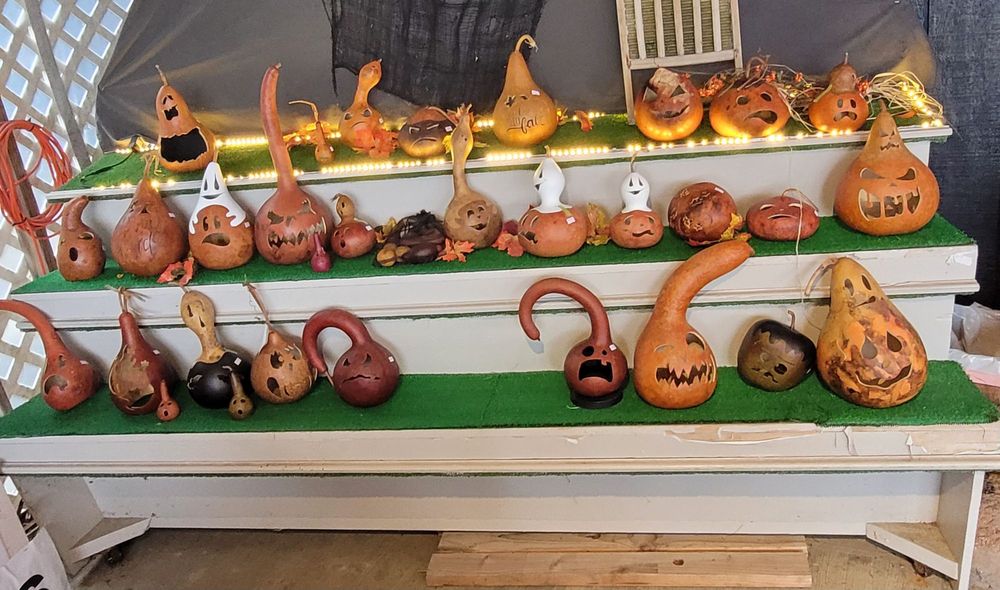 Bergman Orchards Logo