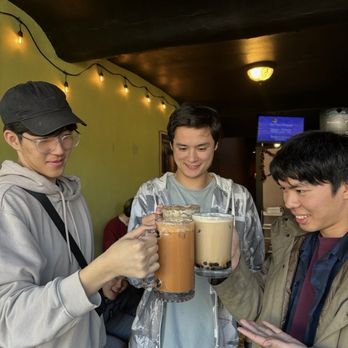 The Bubbling Teapot - Coffee & Tea Near Me - Madison, Wisconsin
