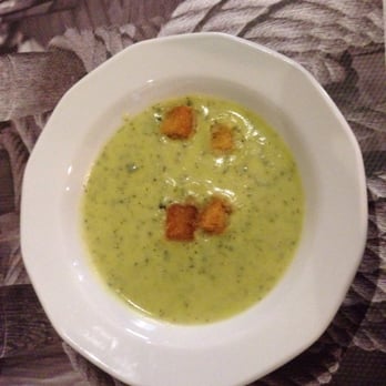 La Excéntrica - Zucchini soup. Doesn't look like much but it was good! - Tabernas Near Me - Madrid, M