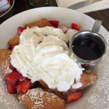 Cajun Kitchen Cafe - Bein??? (French doughnuts) with strawberries. Good too - Cajun/Creole Near Me - Santa Barbara, California Cajun Kitchen Cafe - Bein??? (French doughnuts) with strawberries. Good too - Cajun/Creole Near Me - Santa Barbara, California