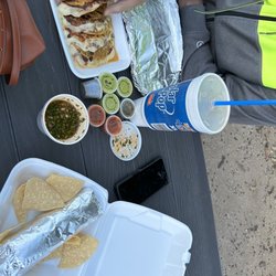 Tacos86 - Tacoquesa and carneasada burrito
