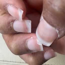 HORRIBLE service! The guy refused to fix one tip, he kept using acrylic to cover up the tip of the nail, two hours wasted, BAD SERVICE!