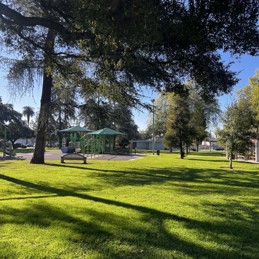 Covina Park - Parks Near Me - Covina, California Covina Park - Parks Near Me - Covina, California