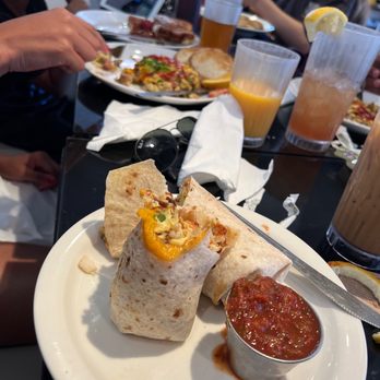 Sweet E's Cafe - Cafes Near Me - Honolulu, Hawaii