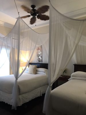 The Guesthouses at Southernmost Beach Resort – Avalon Bed and Breakfast - RECENTLY RESTORED by null
