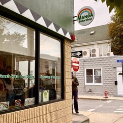 Manoa Poke Shop - Outside