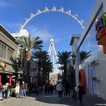 The High Roller - Amusement Parks Near Me - Las Vegas, Nevada