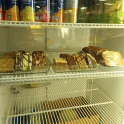 R&S Cafe - Desserts and drinks.