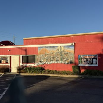 Los Reyes - Outside parking area - Mexican Near Me - Bay Point, California