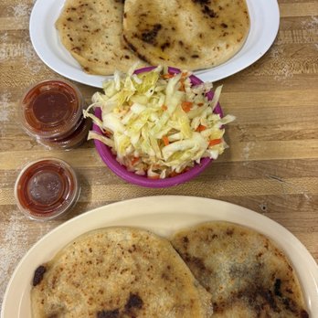 Cafecito Salvadoreño - Pupusas - Latin American Near Me - Long Beach, California