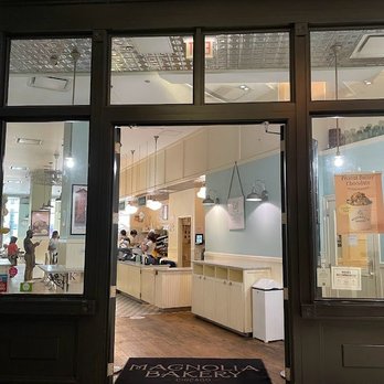 Magnolia Bakery - Bakeries Near Me - Chicago, Illinois