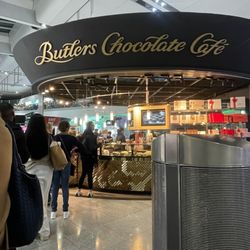 Butlers Chocolate Cafe - Huge line