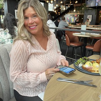 Earls Kitchen + Bar - Canadian (New) Near Me - Vancouver, British Columbia Earls Kitchen + Bar - Canadian (New) Near Me - Vancouver, British Columbia