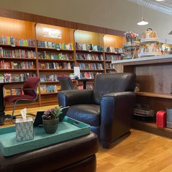 River Reader - Lounge area inside the store with a coffee bar cafe!