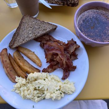 Couleur Café - Scrambled Eggs, bacon, potatoes, toast - French Near Me - Brooklyn, New York Couleur Café - Scrambled Eggs, bacon, potatoes, toast - French Near Me - Brooklyn, New York