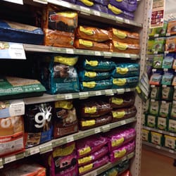 Pet Pantry Warehouse - Full Earthborn line sold here.