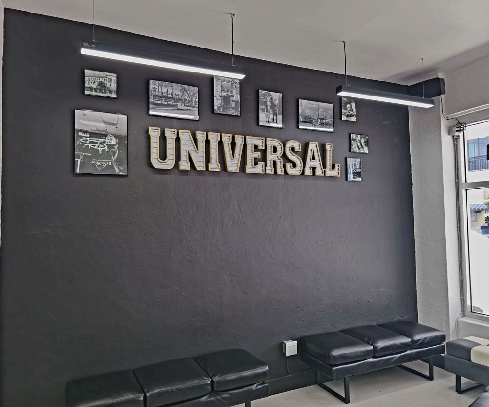 Universal Barbershop Logo