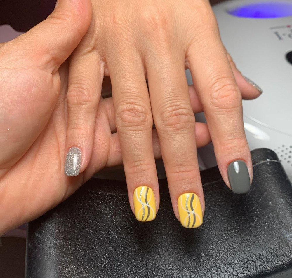 BARBYS NAIL SPA Bridgewater, Massachusetts Nail Technicians Phone