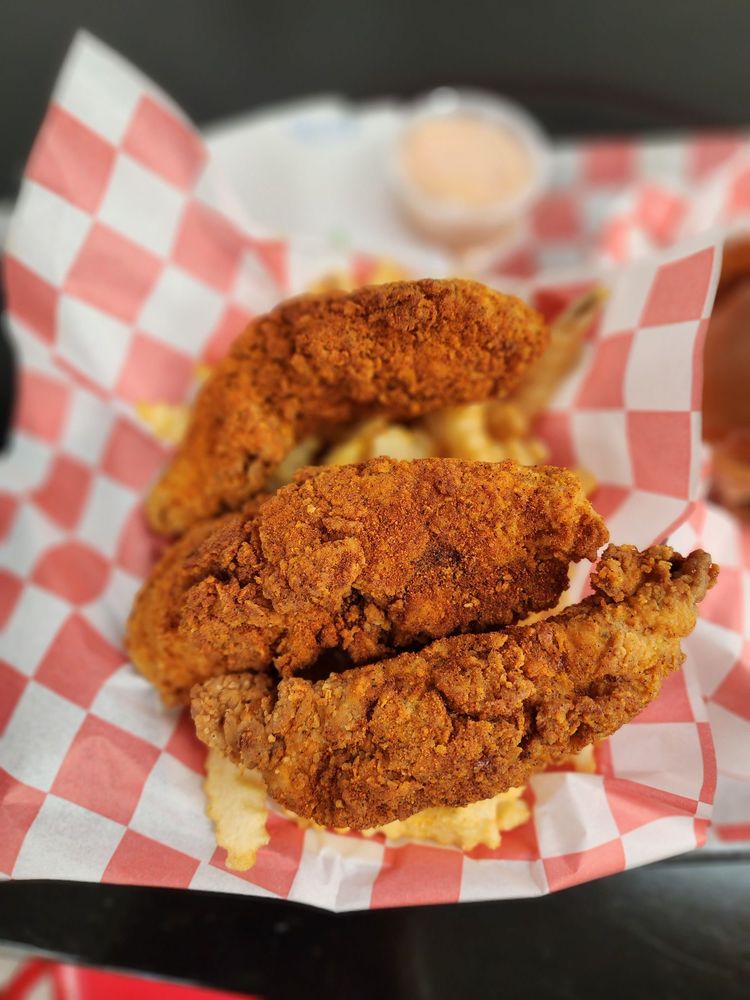 Food from Krispy's Nashville Hot Chicken