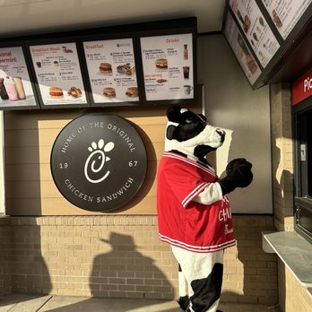 Chick-fil-A - Walk-up order window. - Fast Food Near Me - Woodburn, Oregon