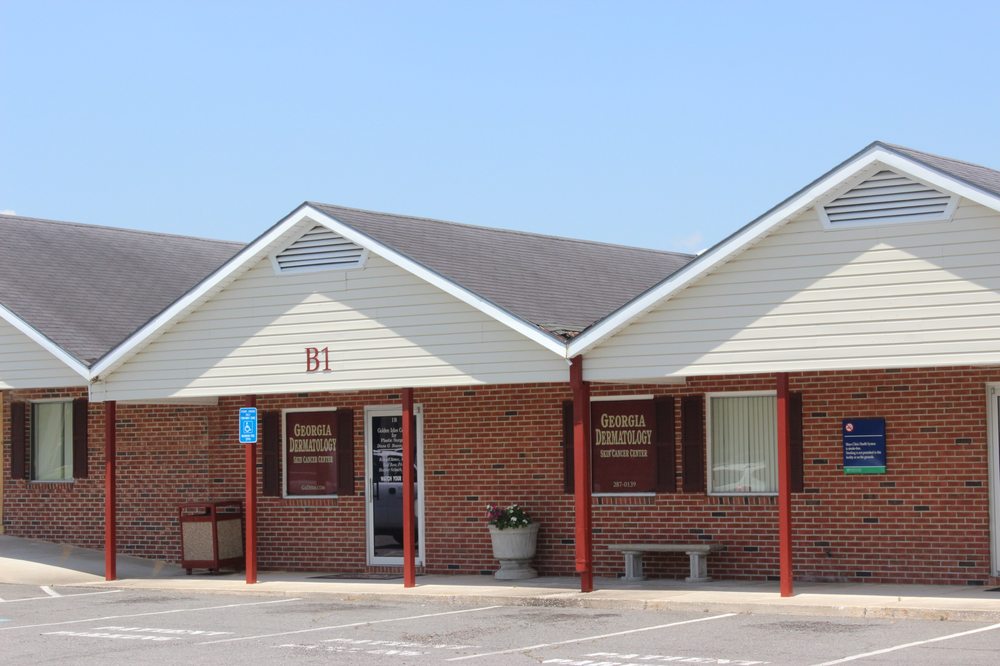 DERMATOLOGY & SKIN CANCER CENTER Updated August 2024 1921