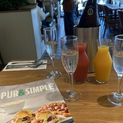 Pür & Simple - Mimosa, Orange Juice / Jus d'orange, Guava Juice / jus de goyave