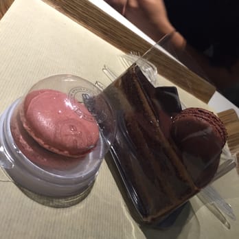 Paris Baguette - Raspberry macaroon and ganache chocolate cake - Bakeries Near Me - Queens, New York
