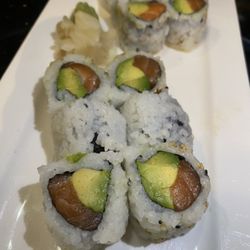Feng Asian Bistro & Hibachi - Salmon Avocado Roll