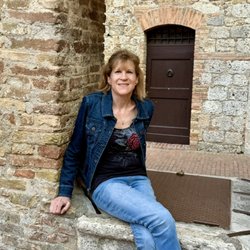 Thrive Sports Therapy - I am Mari. Welcome to my practice!