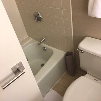 Hyatt Regency Cincinnati - Small bathroom - Hotels Near Me - Cincinnati, Ohio