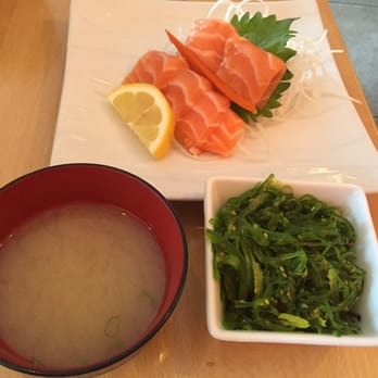 39 Degrees - Miso seaweed salad salmon sashimi - Japanese Near Me - Long Beach, California