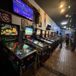 Reboot Retrocade & Bar - Pinball machines