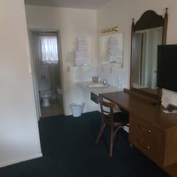 Rawhide Motel - Room 117 - 1 queen/1 full, 2 bedroom suite