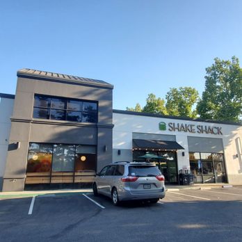 Shake Shack Campbell - Outside - Burgers Near Me - San Jose, California