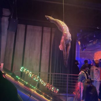 Slate NY - decor - Dance Clubs Near Me - New York, New York Slate NY - decor - Dance Clubs Near Me - New York, New York