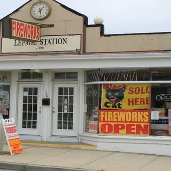 Firework Connection - 36 Main Road - Fireworks Near Me - Tiverton, Rhode Island