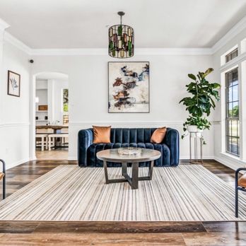 VOA Homes - Entry Room - Home Staging Near Me VOA Homes - Entry Room - Home Staging Near Me