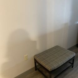 Country Inn & Suites by Radisson, Harrisburg Northeast - Hershey - Stool so low