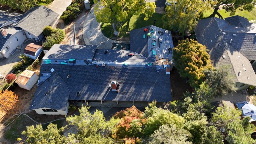 Slide of Hernandez's Roofing