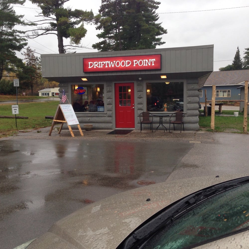 Driftwood Point Logo