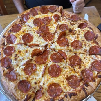 Foxburg Pizza - Pepperoni pizza - Pizza Near Me - Foxburg, Pennsylvania Foxburg Pizza - Pepperoni pizza - Pizza Near Me - Foxburg, Pennsylvania
